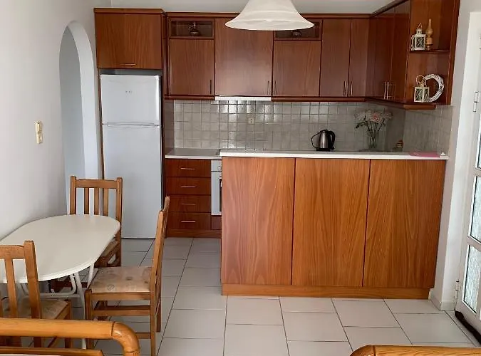 Two Palm Trees آداماس